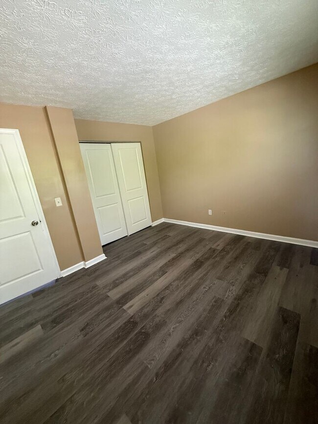 Building Photo - 6631 Gracely Dr