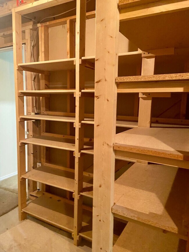 Building Photo - Rental