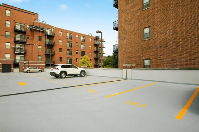 Building Photo - 1000 E 53rd St