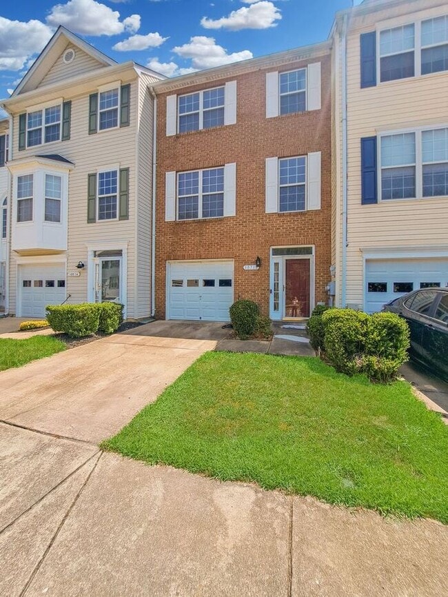 Building Photo - Charming 3-Level Brick Townhome in Waldorf...