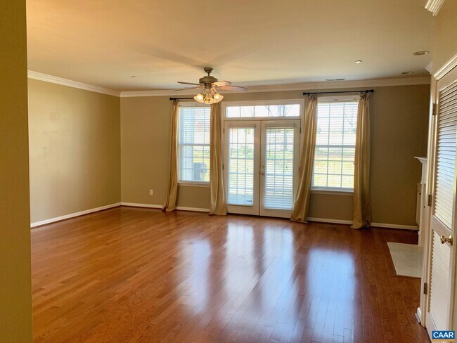 Building Photo - 1024 Somer Chase Ct