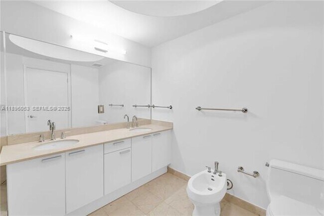 Building Photo - 3131 NE 188th St