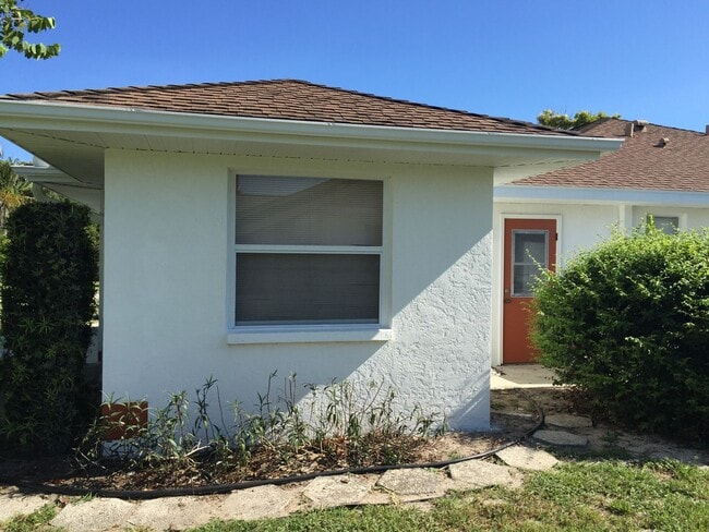 Building Photo - 3BD/2BA