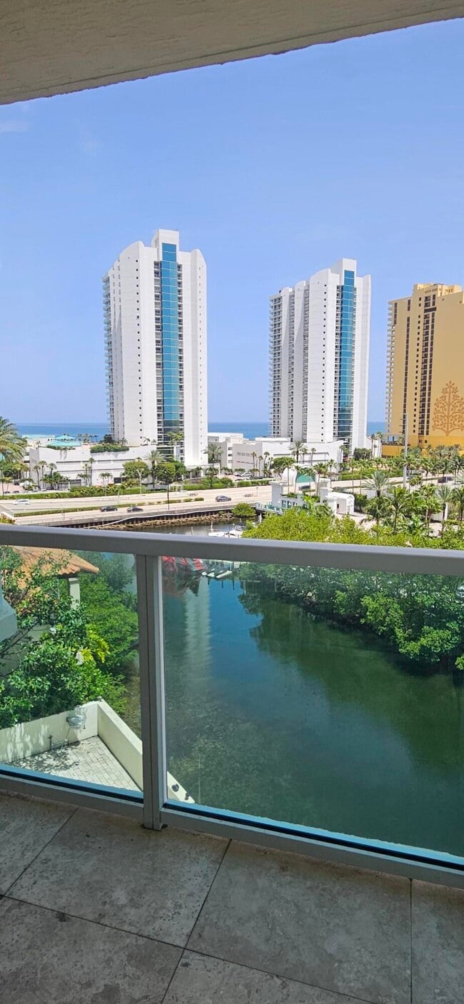 Building Photo - 200 Sunny Isles Blvd