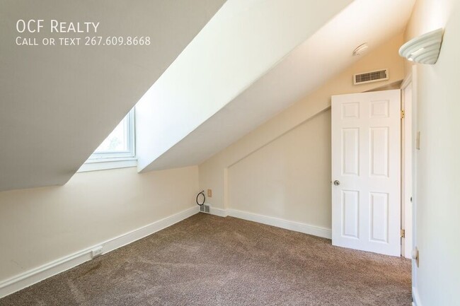 Building Photo - 4562 Silverwood St