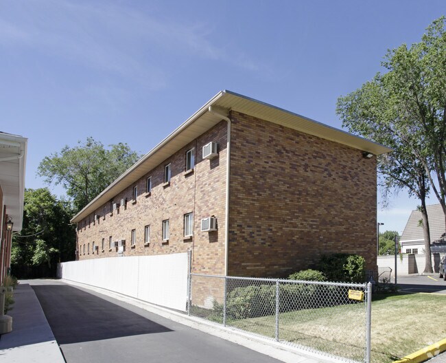 Building Photo - 718 E 700 S
