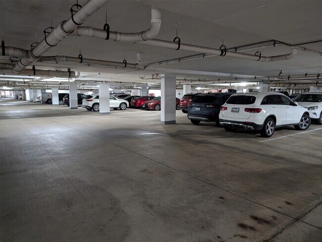 Building Photo - 2400 McCue Rd