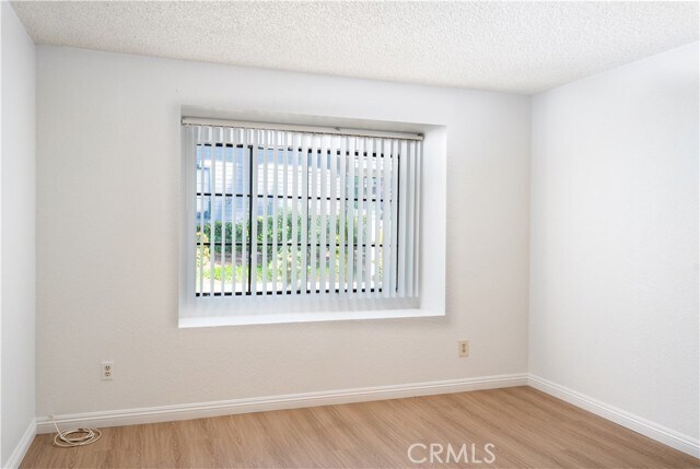 Building Photo - 225 Evergreen Ct
