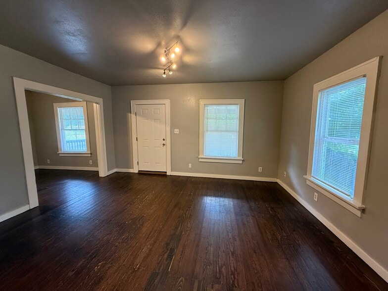 Building Photo - 1506 W Bowen Pl
