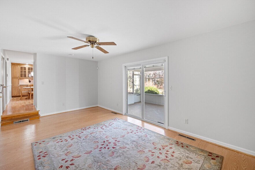 Family Room - 2409 Sweetbriar Rd