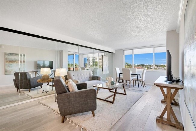 Building Photo - 6295 Bahia Del Mar Cir
