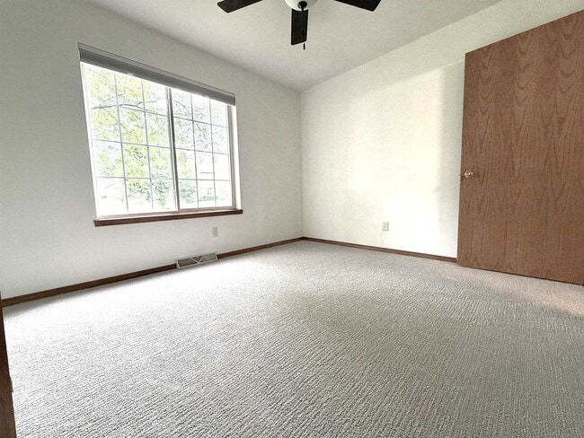 Building Photo - 1217 Glacier Hill Dr