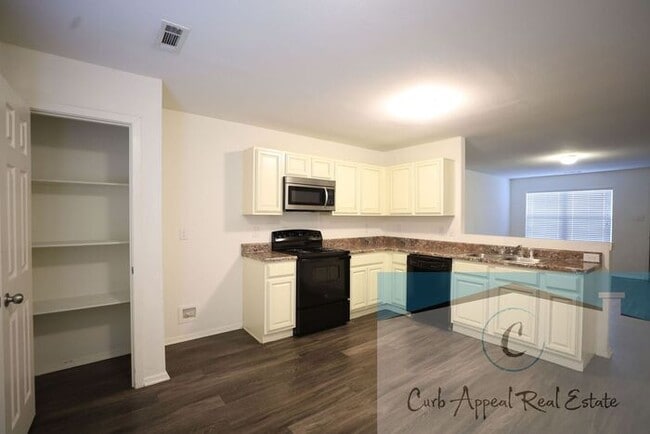 Building Photo - Move in special $800!! Beautiful 3 bed / 2 bath home - Nettleton!!