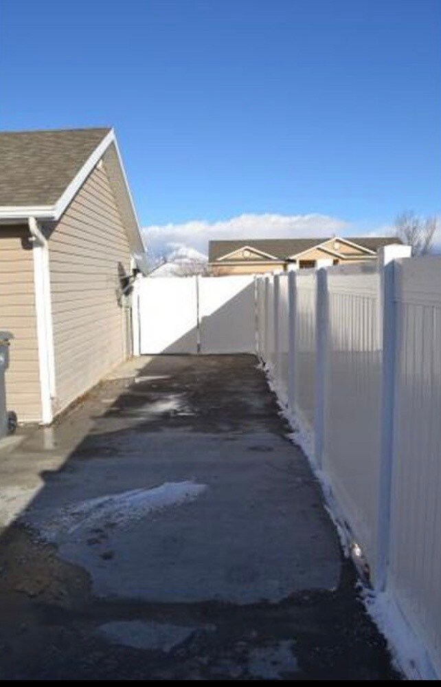 Building Photo - 4031 Montego Dr