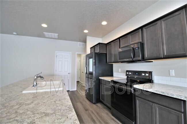 Building Photo - 973 S Rangipo Ave