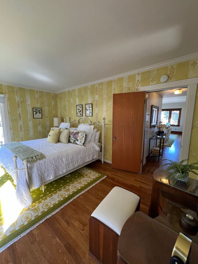 Building Photo - 189C-F-TL-CS