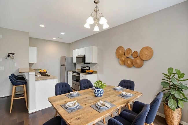 Building Photo - Lakeview Commons