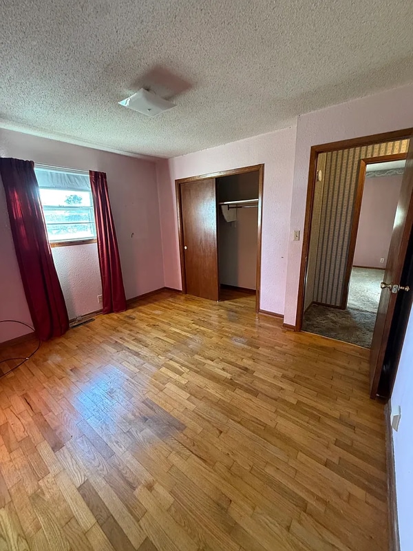 Building Photo - 4410 E 26th St