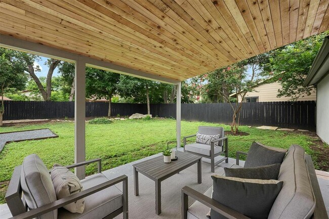 Building Photo - 6721 Lost Valley