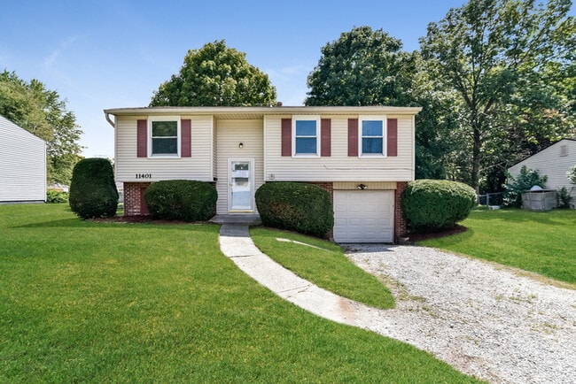 Building Photo - 11401 McDowell Dr