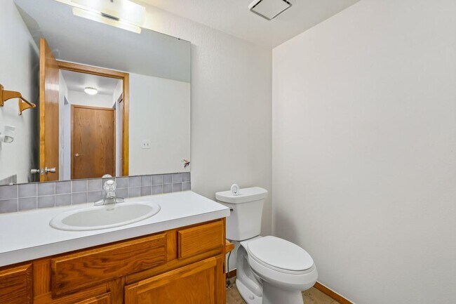 Building Photo - 1857 Winchester Ct