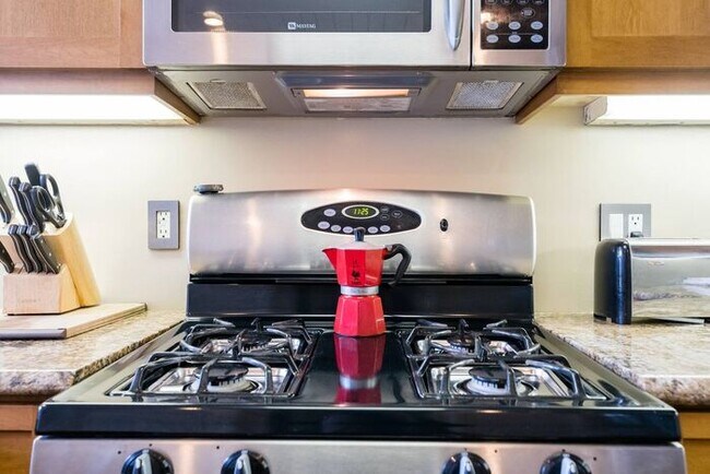 Building Photo - 350 N 2nd St