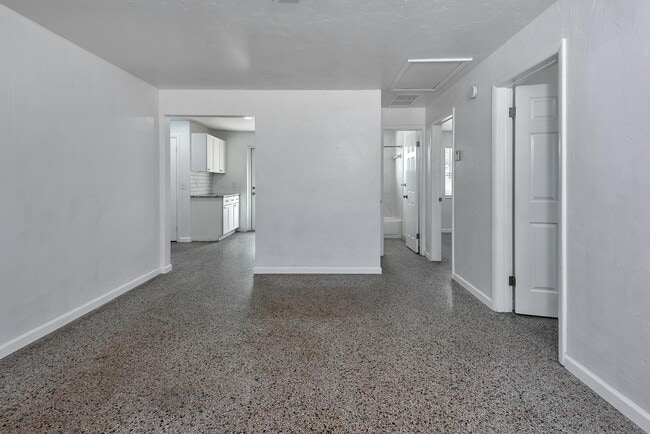 Building Photo - 4882 Jefferson Rd