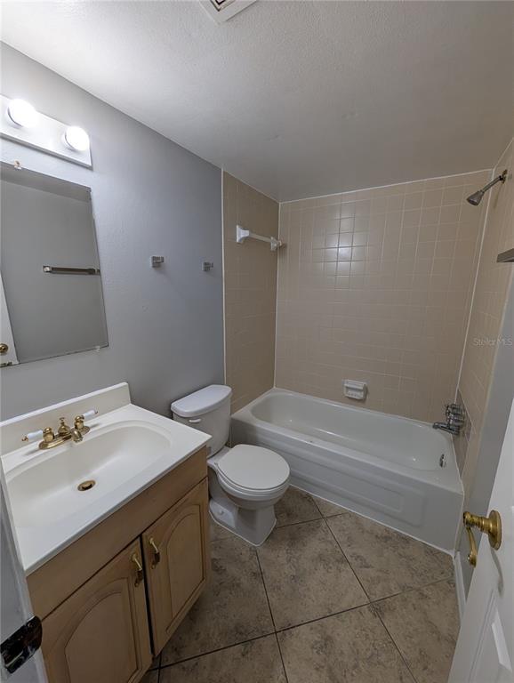 Building Photo - 5989 Village Cir S