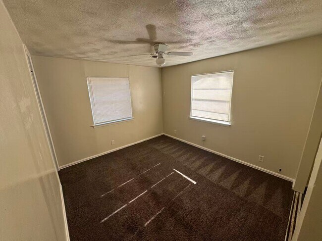 Building Photo - Beautiful 3 Bedroom House in Dallas