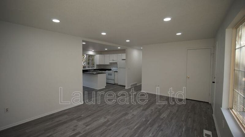 Building Photo - 15559 E Bates Ave