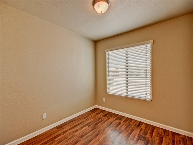 Building Photo - 10930 W Montecito Ave