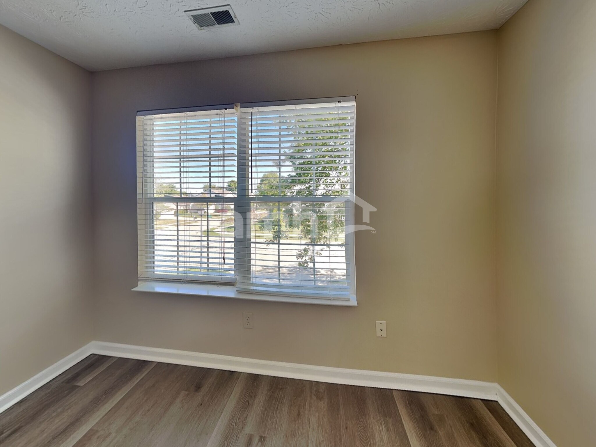 Building Photo - 13920 Bruddy Dr