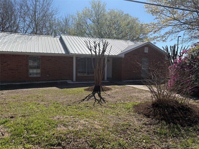 Building Photo - 100 Bybee St