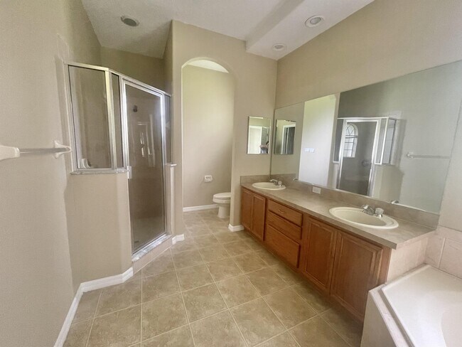 Building Photo - 2801 Eagles Roost Cir