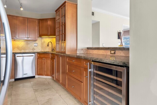 Building Photo - 2500 E Las Olas Blvd