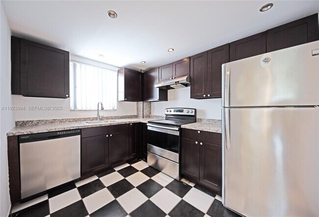 Building Photo - 4142 N Jefferson Ave