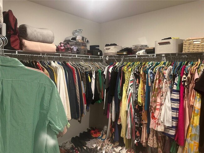 Building Photo - 3938 Dean Grv Wy