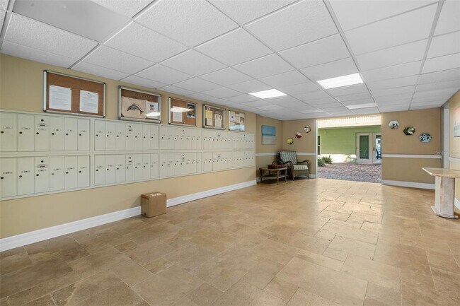 Building Photo - 464 N Paula Dr
