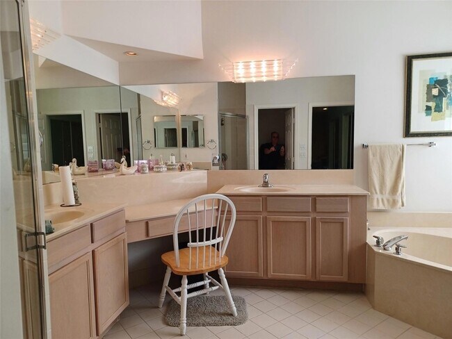 Building Photo - 12752 Coral Lakes Dr