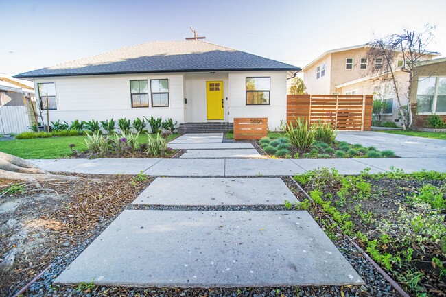 Building Photo - 5856 E Pavo St