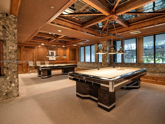 Building Photo - 520 Brickell Key Dr
