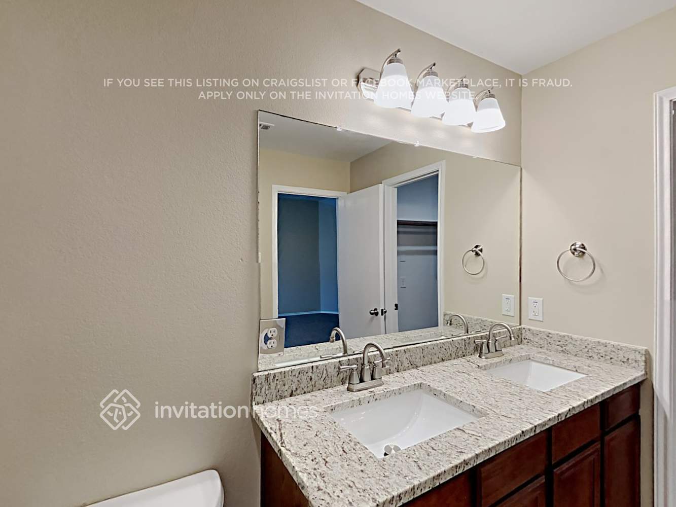 Building Photo - 5413 Del Rey Dr