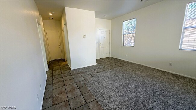 Building Photo - 2424 Predera Ave