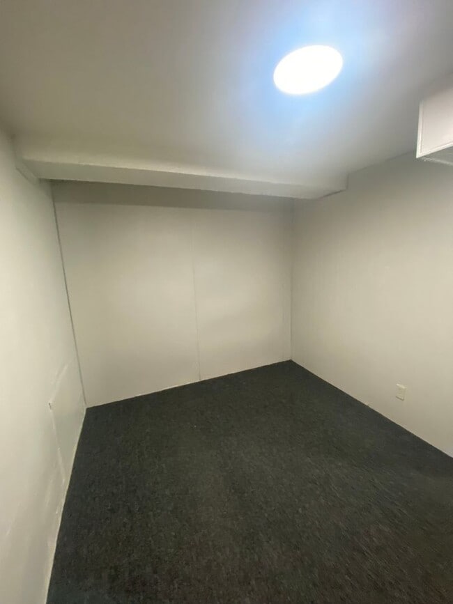 Building Photo - 303 Ivy St