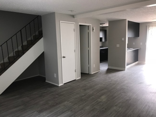 Building Photo - Springcreek Trail Apartments