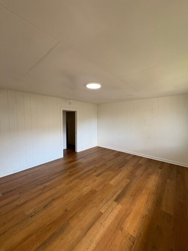 Building Photo - Charming 3 bedroom, 1 bath home in Manoa!
