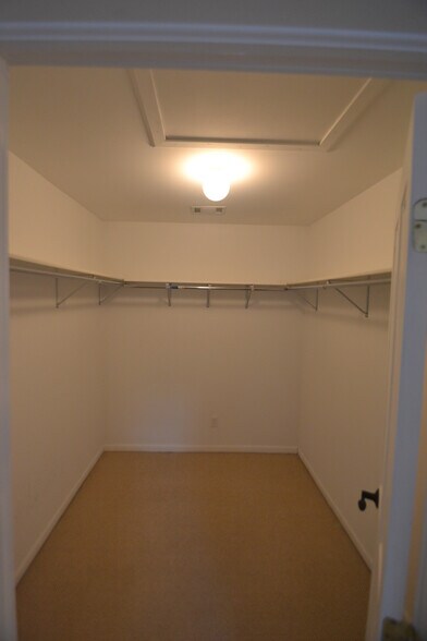 Building Photo - 357 Greenwich St