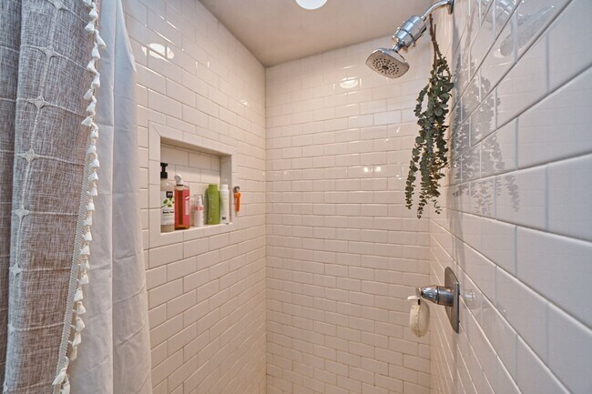 Building Photo - **NEWER HOME IN THE HEART OF EAST NASHVILL...