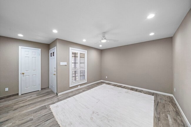 Primary Photo - 1311 Antoine Dr