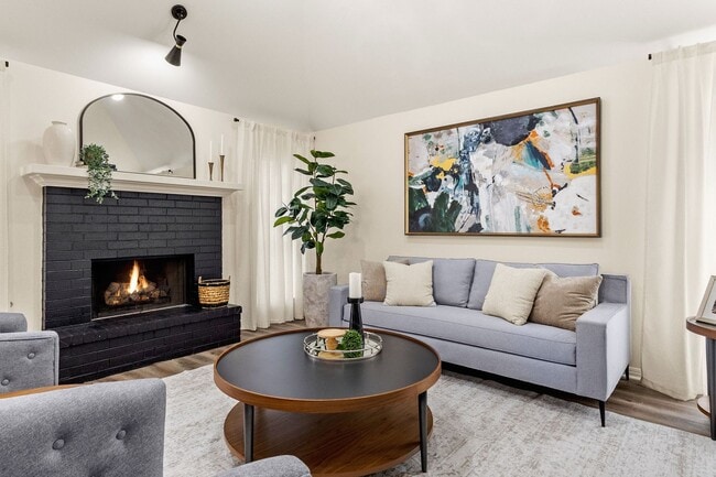 Building Photo - Stylishly Updated Living in the Heart of N...